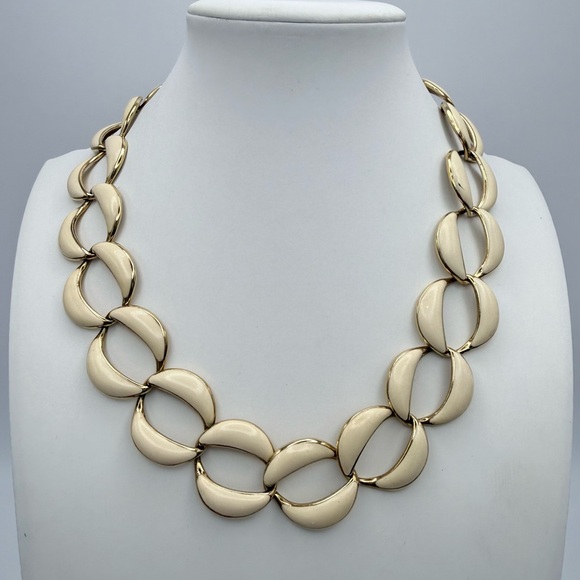 Jewelry - Vintage Napier Cream Enamel & Gold Tone Necklace | 16” | Signed Runway Look